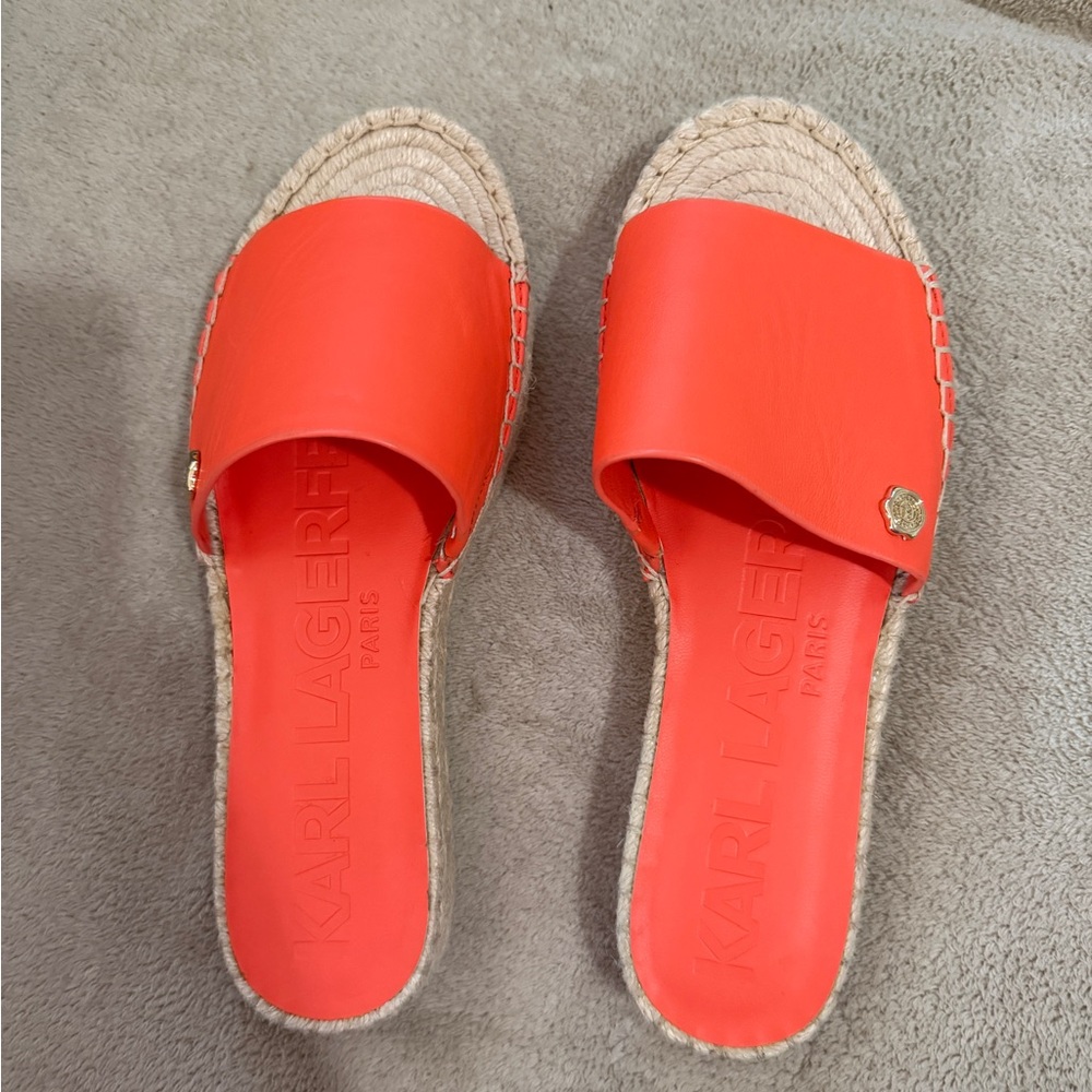 KARL LAGERFELD PARIS Carsten sandals size 6M